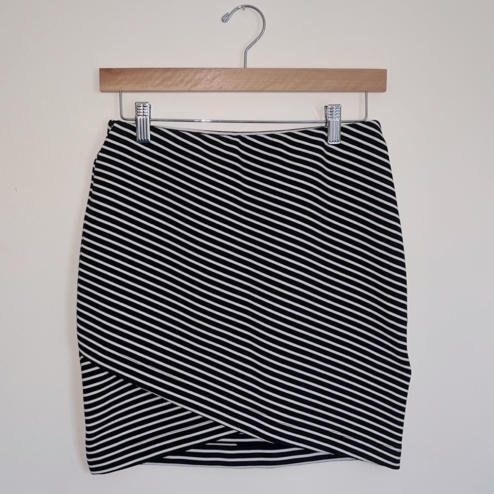 Nwt So Black + White Striped Skirt